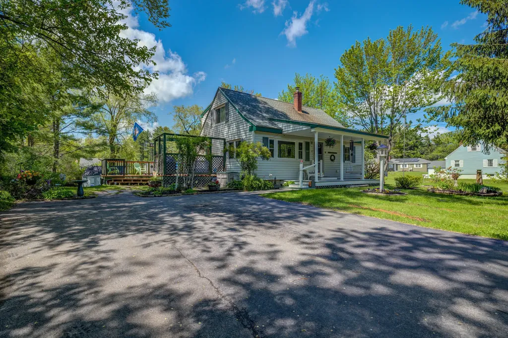 97 Burnell Drive Yarmouth ME 04096