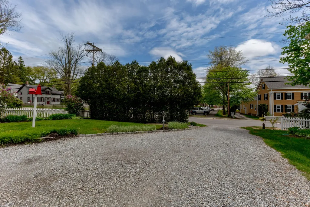 3 Hooper Street Wiscasset ME 04578