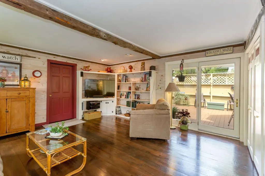3 Hooper Street Wiscasset ME 04578