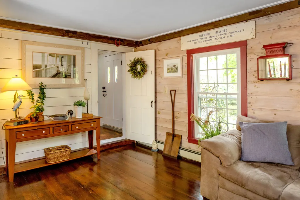 3 Hooper Street Wiscasset ME 04578