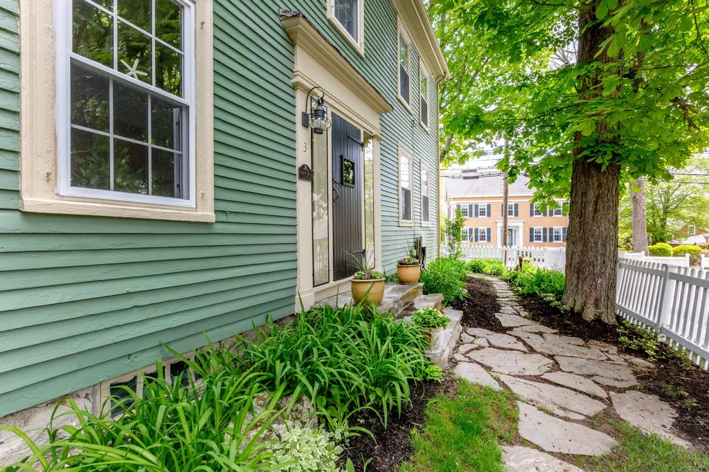 3 Hooper Street Wiscasset ME 04578