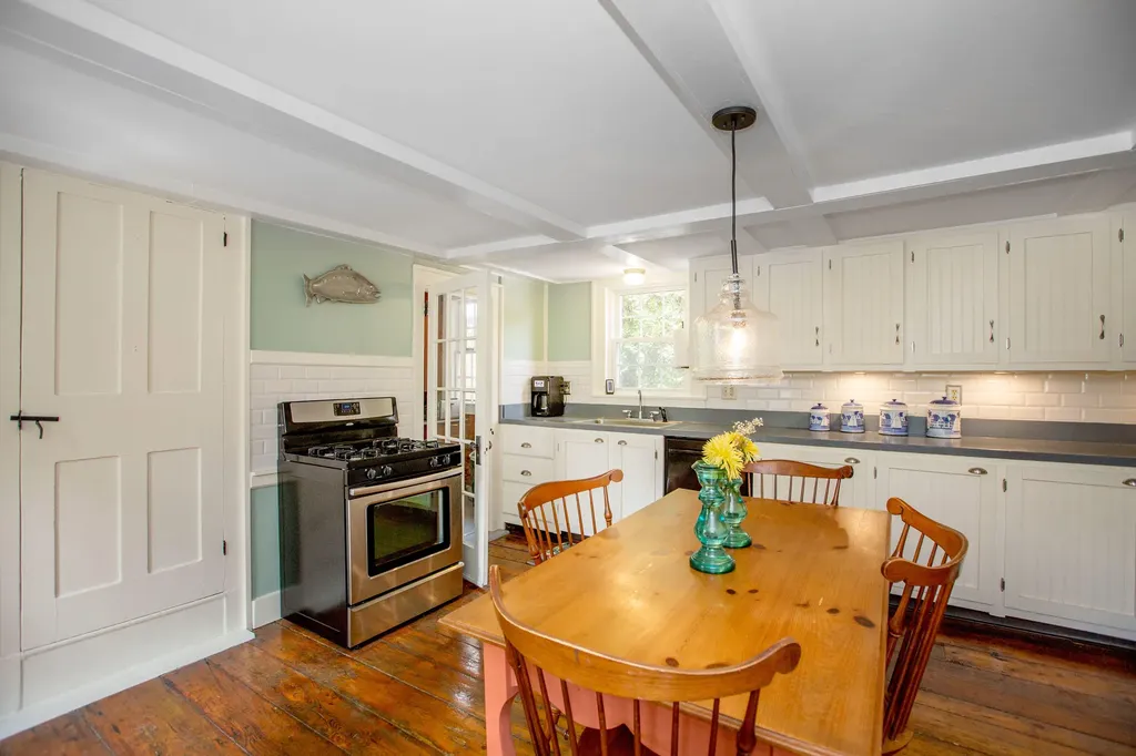 3 Hooper Street Wiscasset ME 04578