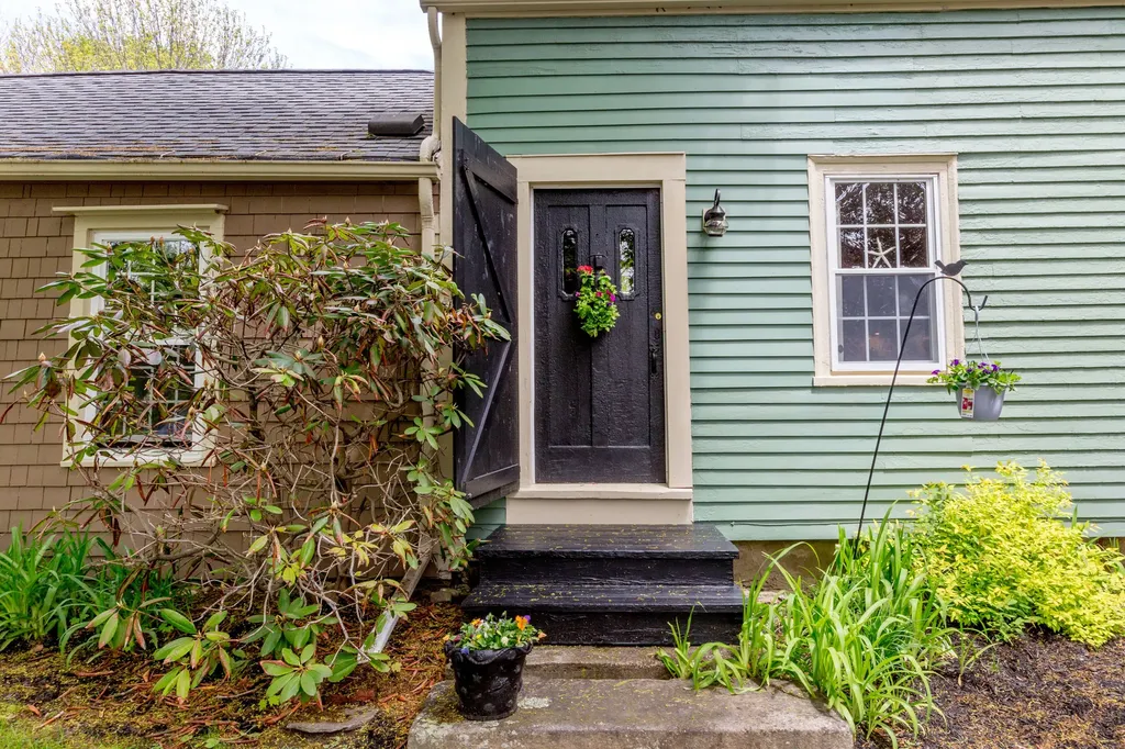 3 Hooper Street Wiscasset ME 04578
