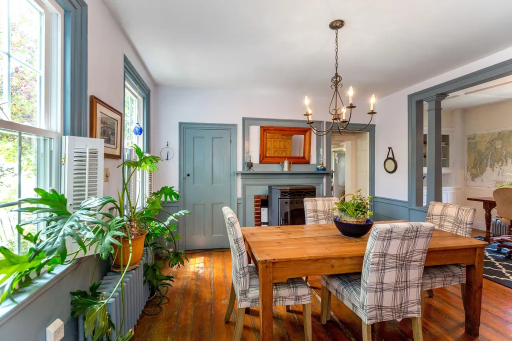 3 Hooper Street Wiscasset ME 04578