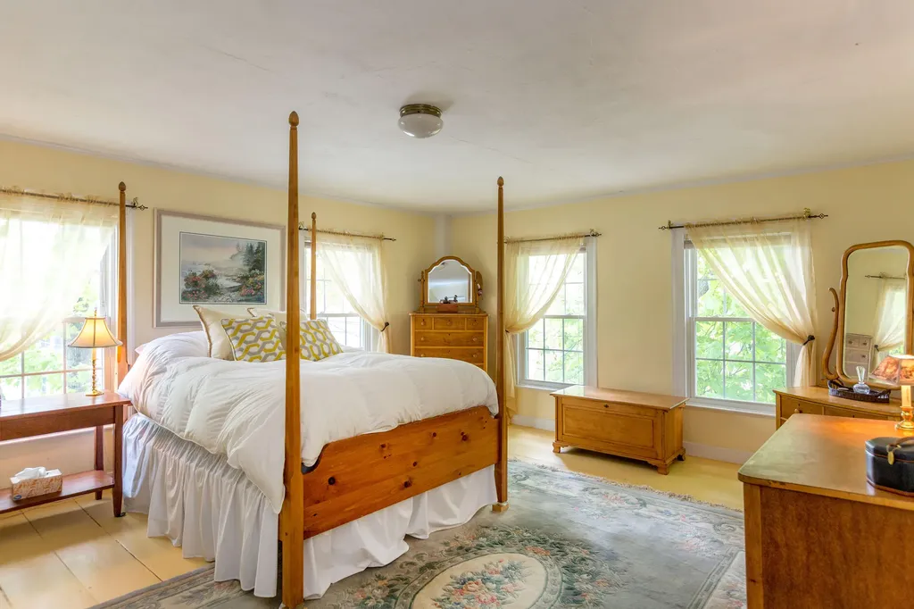 3 Hooper Street Wiscasset ME 04578