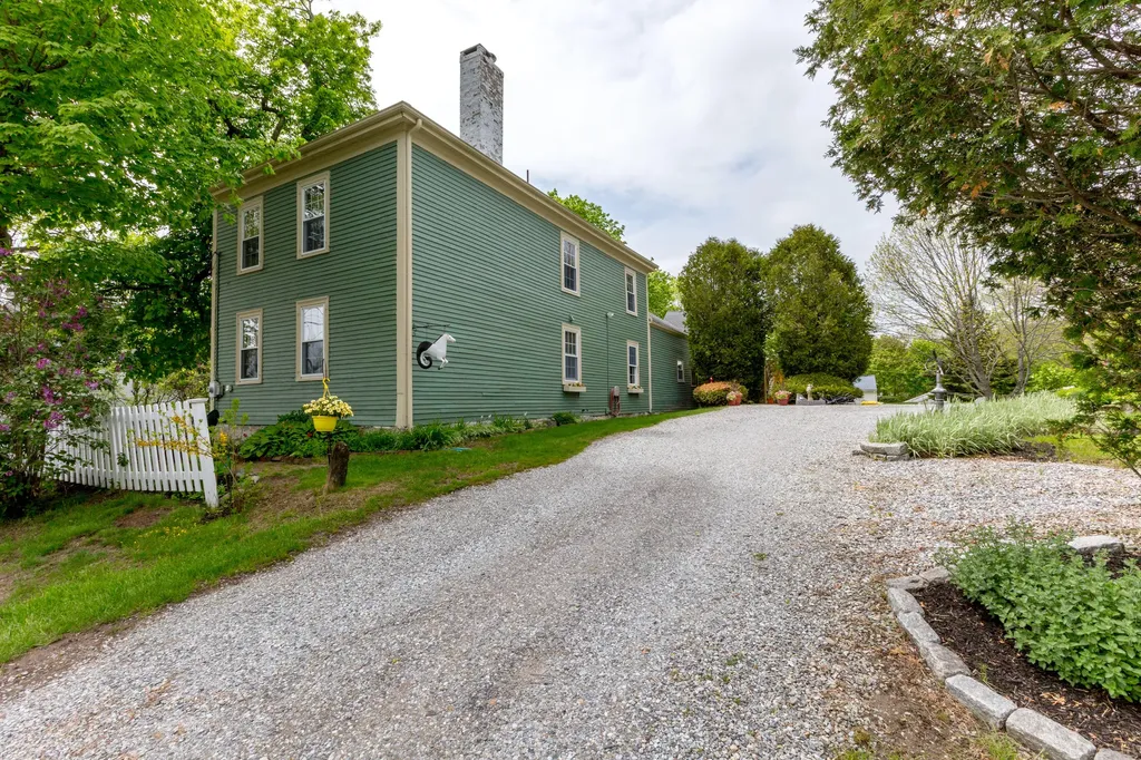 3 Hooper Street Wiscasset ME 04578