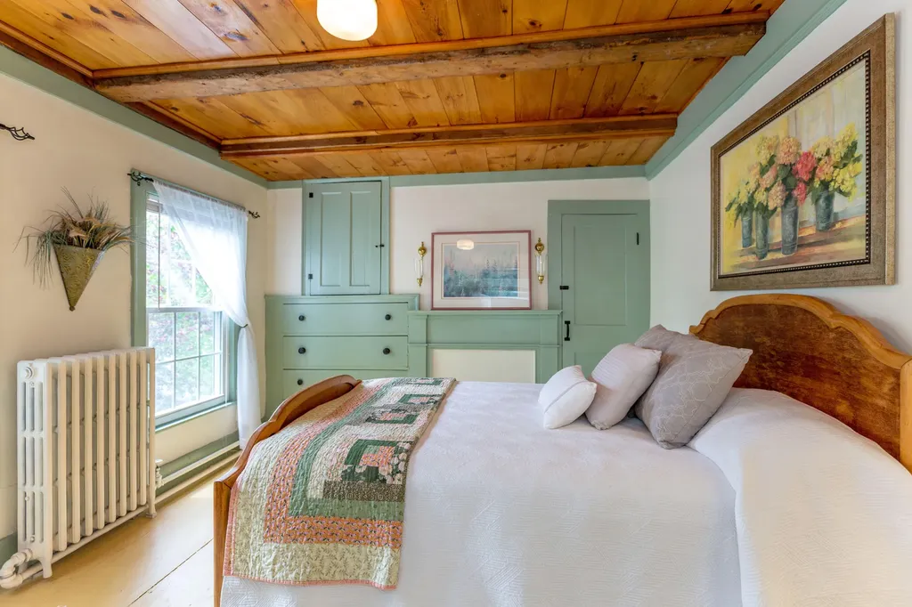 3 Hooper Street Wiscasset ME 04578