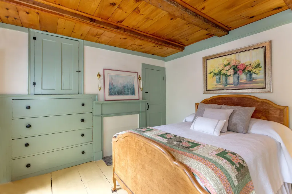 3 Hooper Street Wiscasset ME 04578