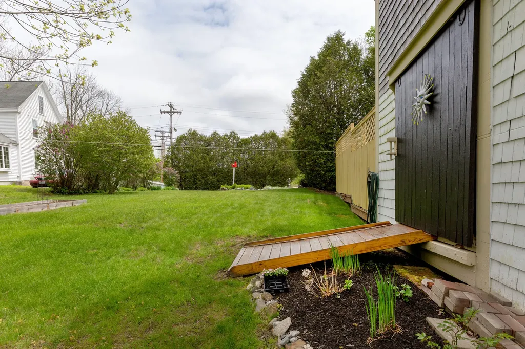 3 Hooper Street Wiscasset ME 04578