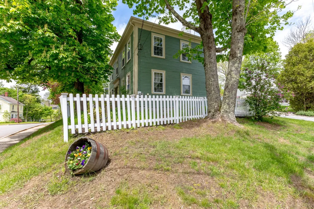 3 Hooper Street Wiscasset ME 04578