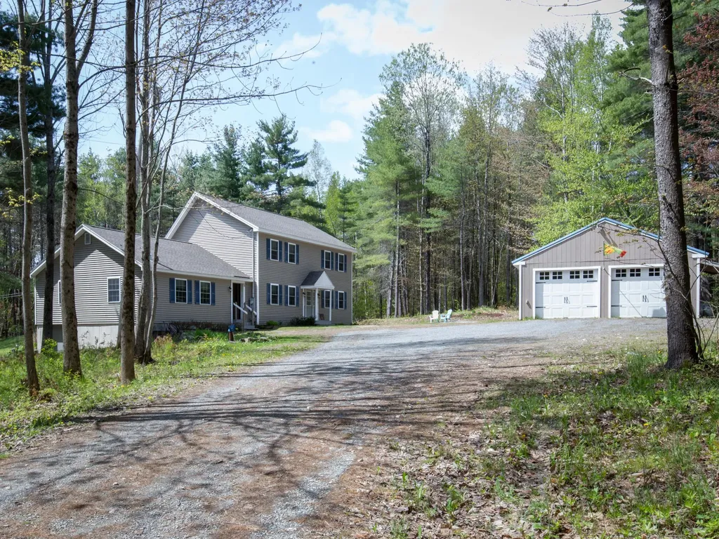 83 Gay Road Readfield ME 04355