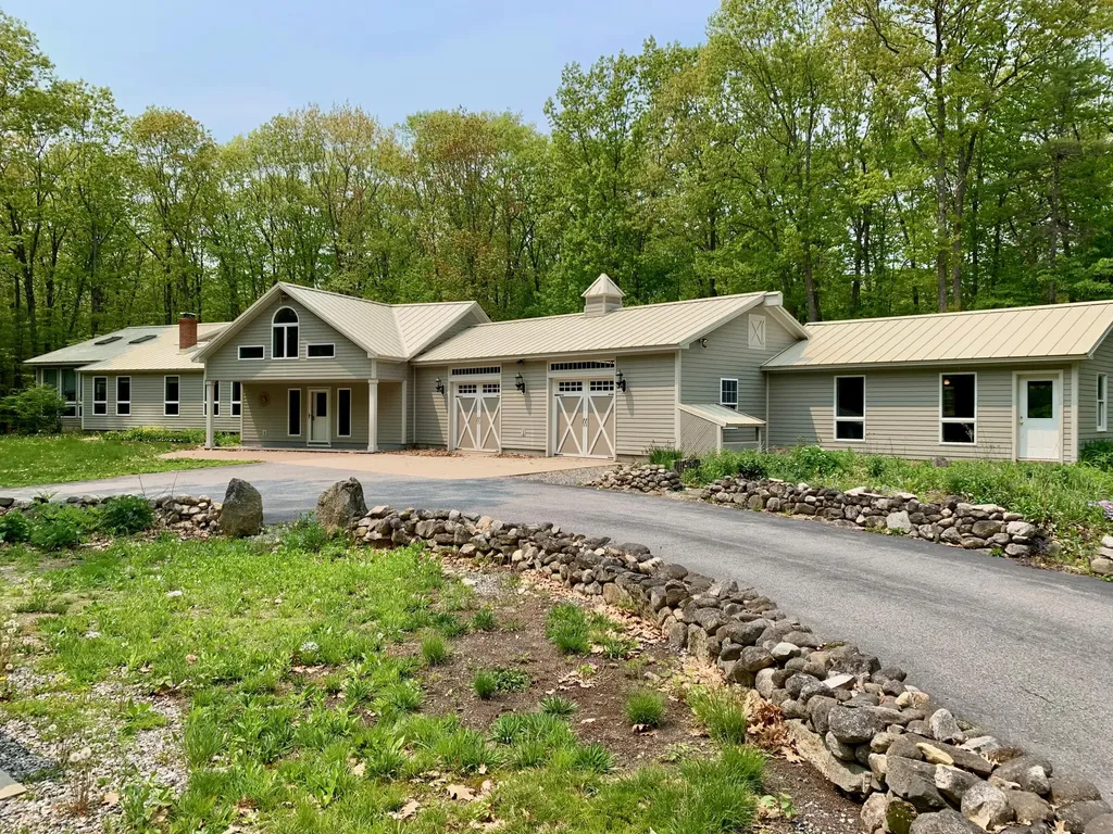 15 Cotton Lane Oxford ME 04270