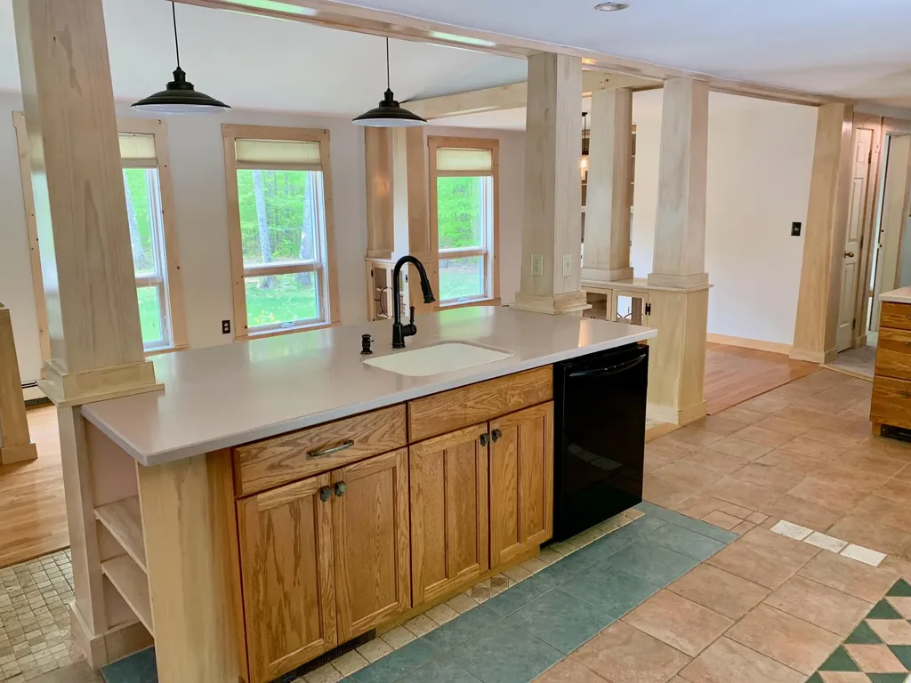 15 Cotton Lane Oxford ME 04270