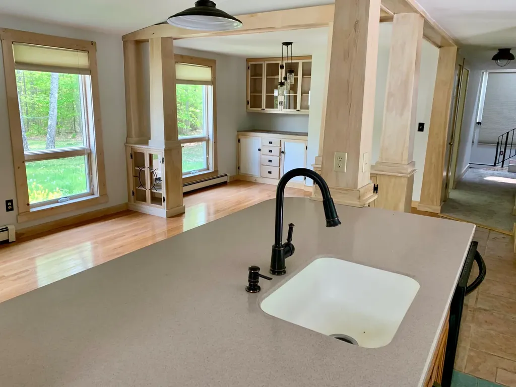 15 Cotton Lane Oxford ME 04270