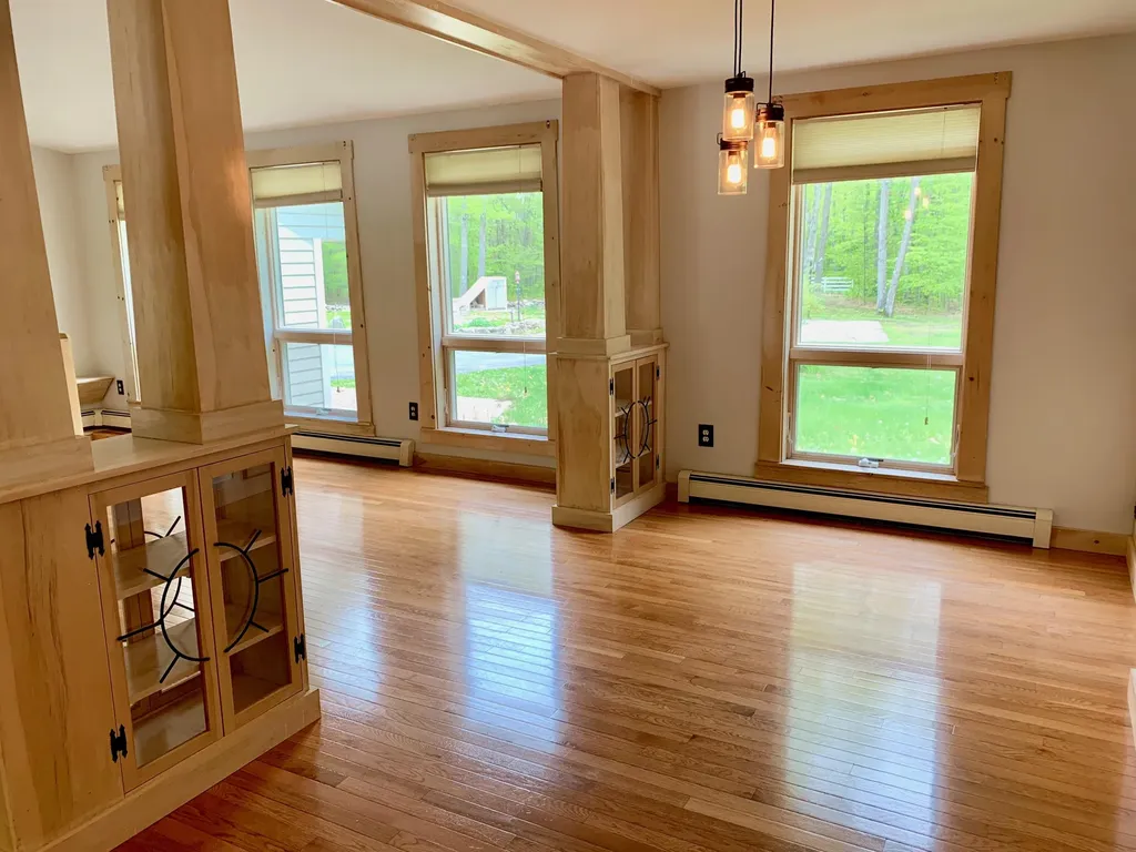 15 Cotton Lane Oxford ME 04270