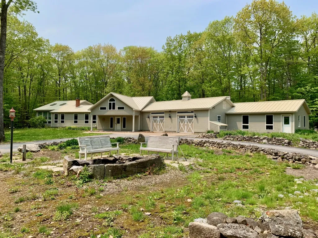 15 Cotton Lane Oxford ME 04270