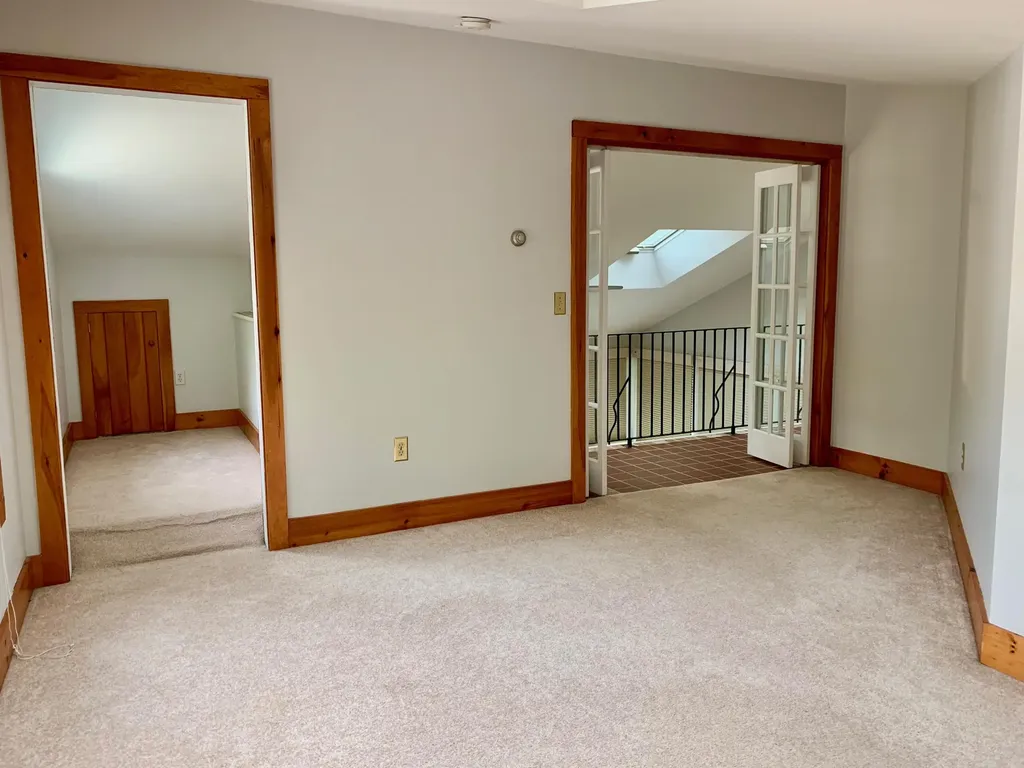 15 Cotton Lane Oxford ME 04270
