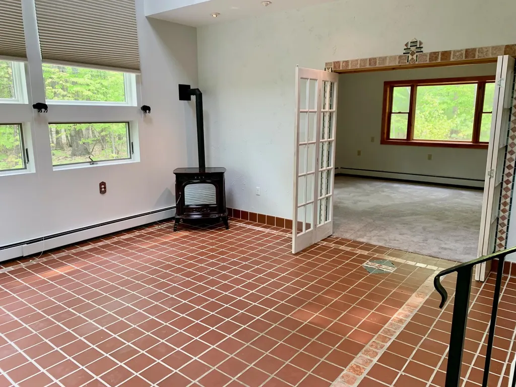 15 Cotton Lane Oxford ME 04270