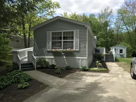 11 Carroll Avenue Standish ME 04084
