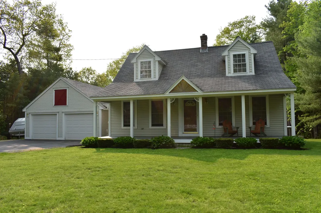 10 Easy Street Standish ME 04084