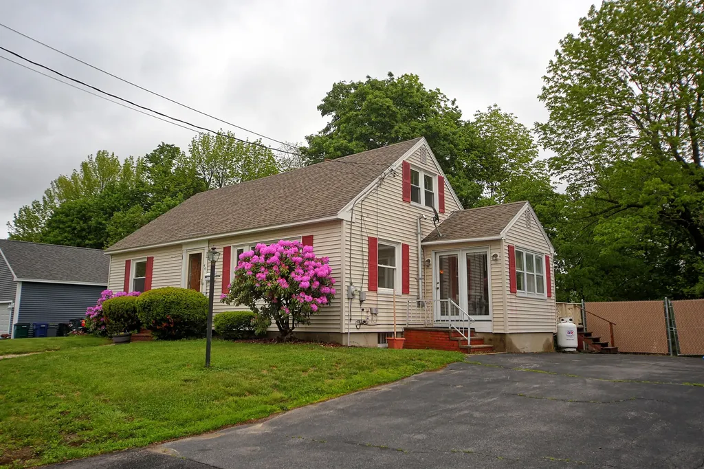 44 Chestnut Street Westbrook ME 04092