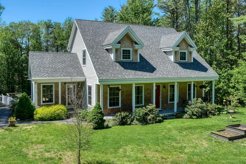 20 Upland Road Wiscasset ME 04578