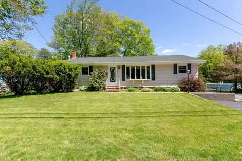 213 Middlesex Road Topsham ME 04086