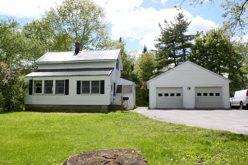31 Mosher Road Gorham ME 04038