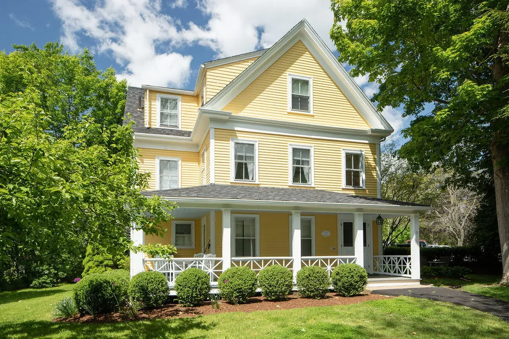 5 Harmon Park York ME 03909