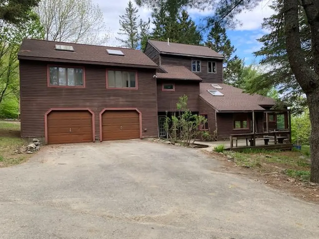 17 Acorn Hill Road Holden ME 04429
