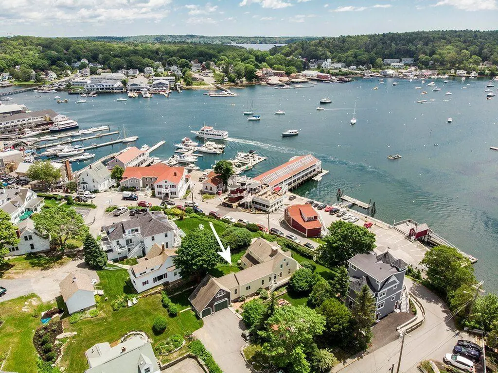 89 Commercial Street Boothbay Harbor ME 04538