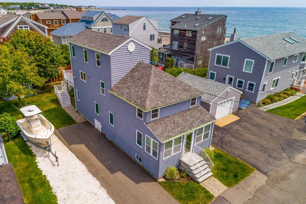 4 Fourteenth (14TH) Street Hampton NH 03842