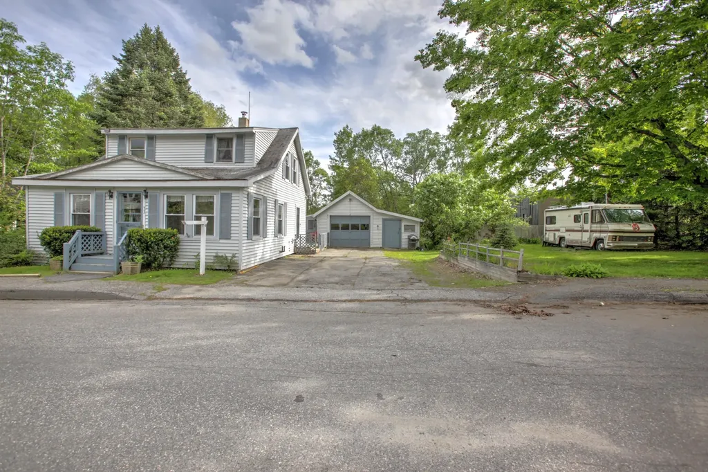 33 Hillcrest Street Augusta ME 04330