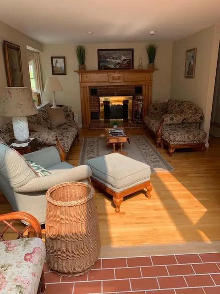 27 Swans Road Raymond ME 04071