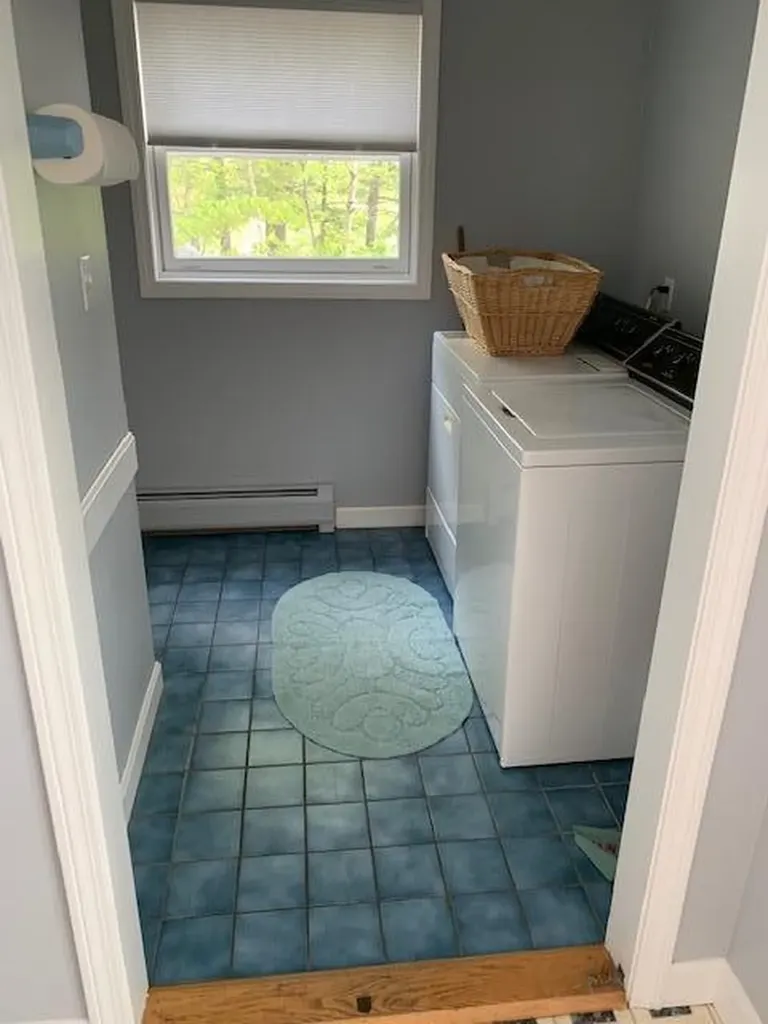 27 Swans Road Raymond ME 04071