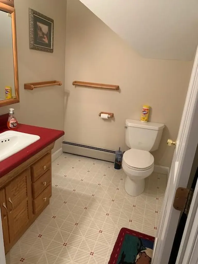 27 Swans Road Raymond ME 04071