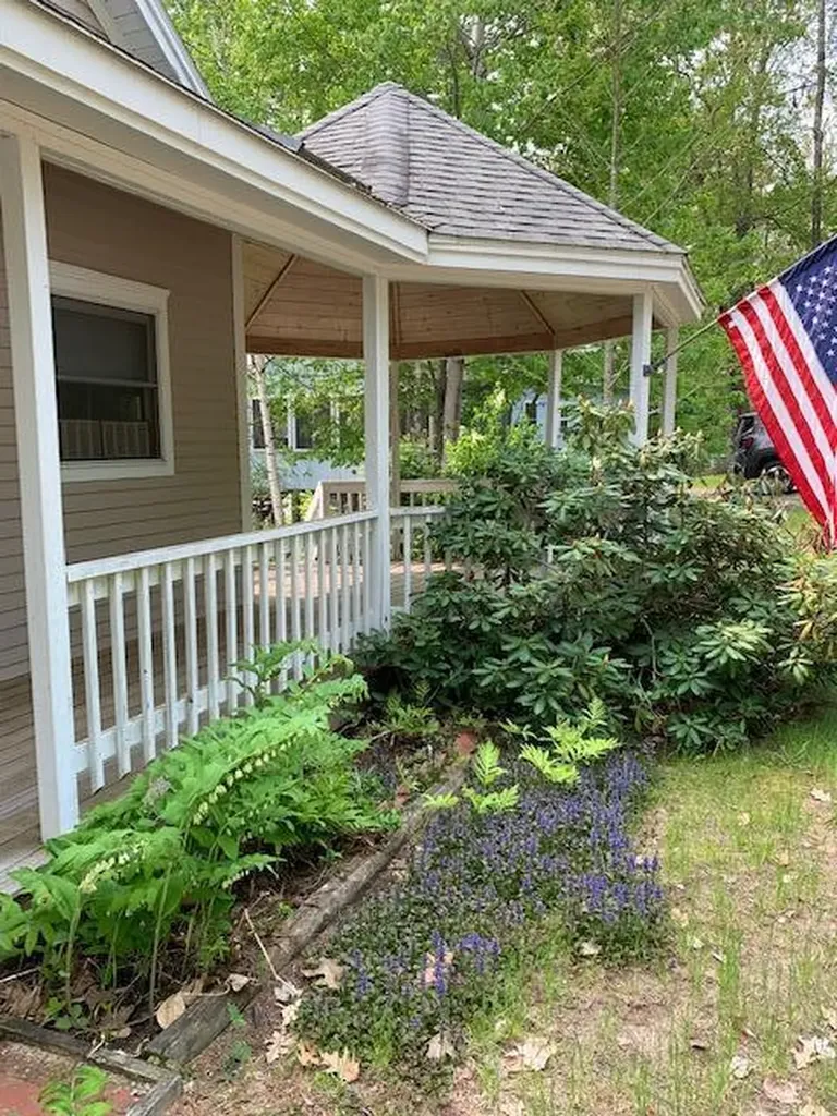27 Swans Road Raymond ME 04071