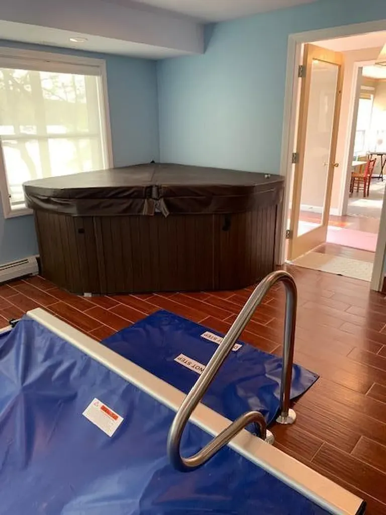 27 Swans Road Raymond ME 04071