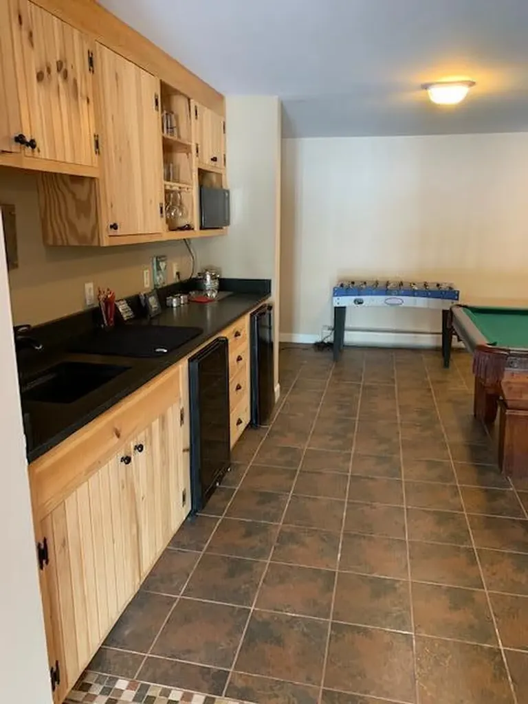 27 Swans Road Raymond ME 04071