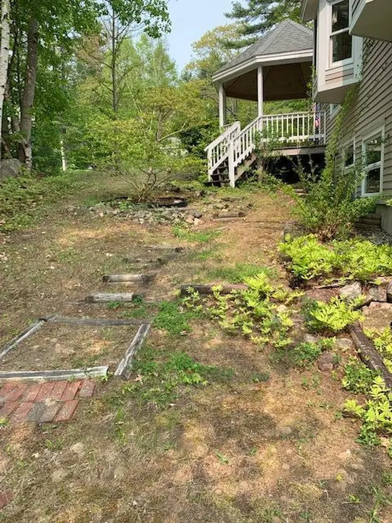 27 Swans Road Raymond ME 04071