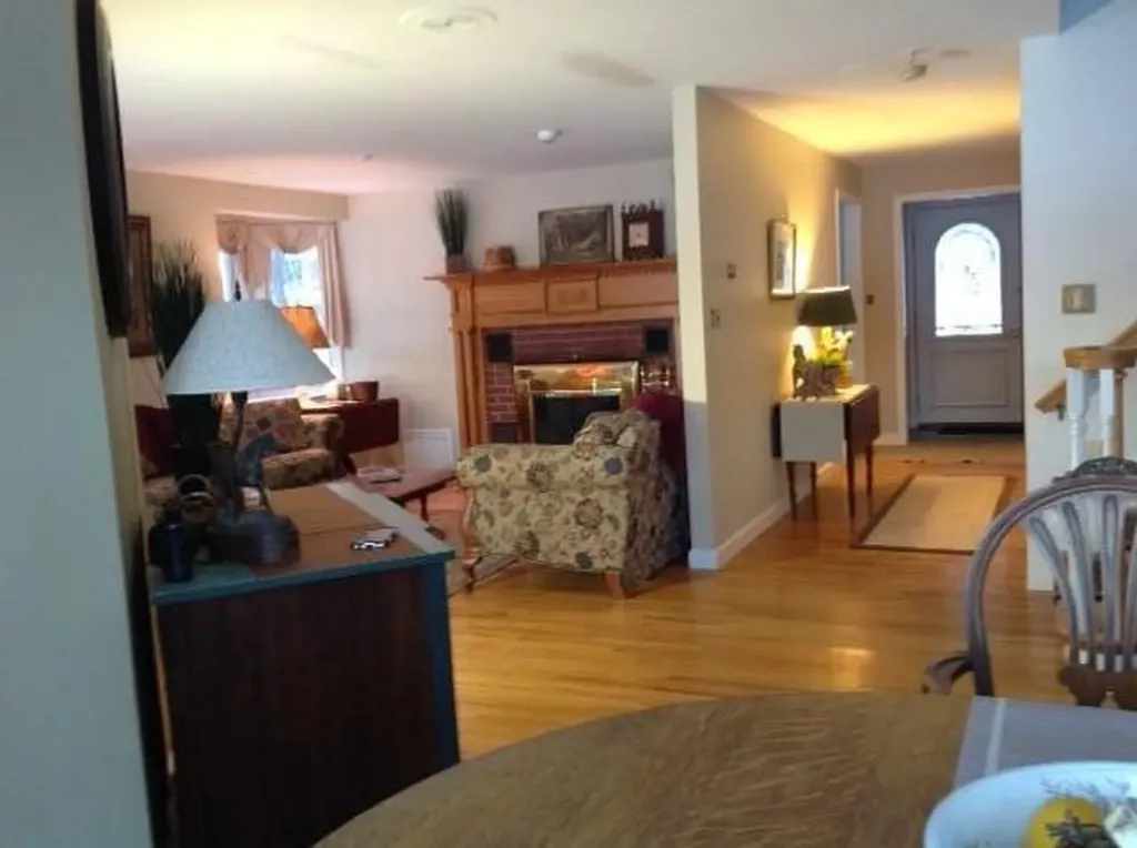 27 Swans Road Raymond ME 04071