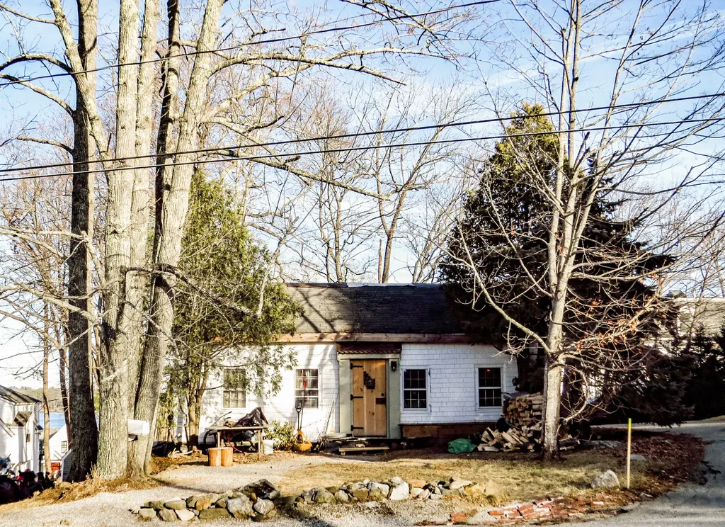 82 Chestnut Street Camden ME 04843