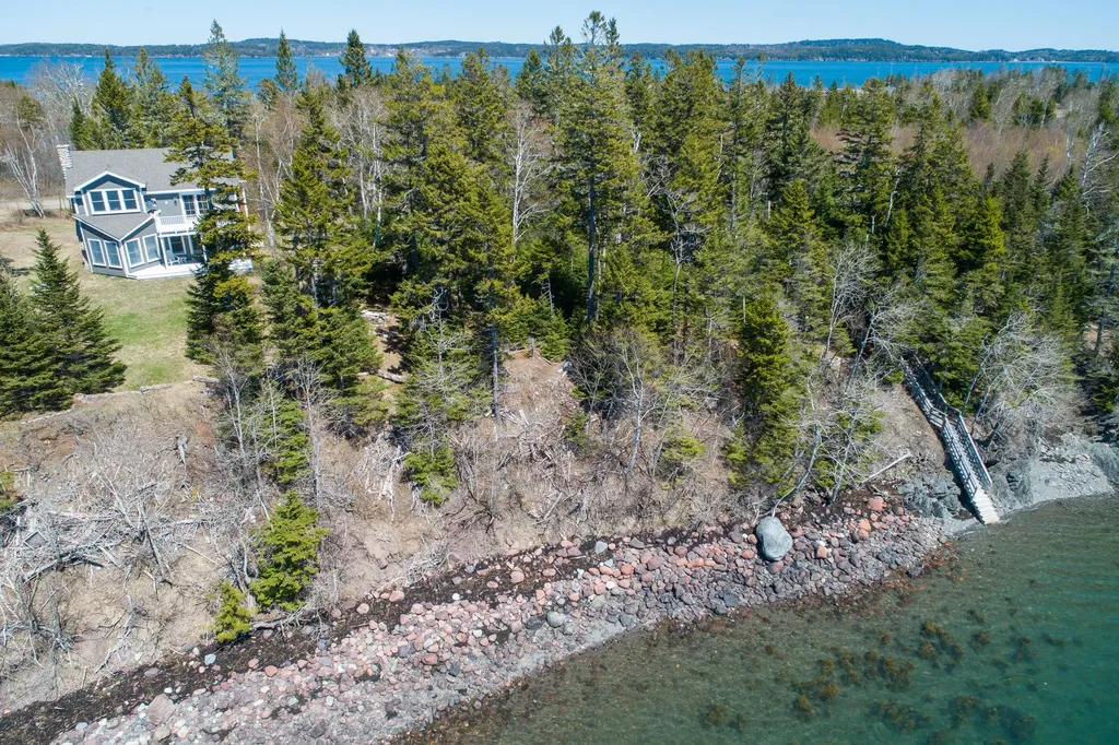 7 Sunset Drive Eastport ME 04631