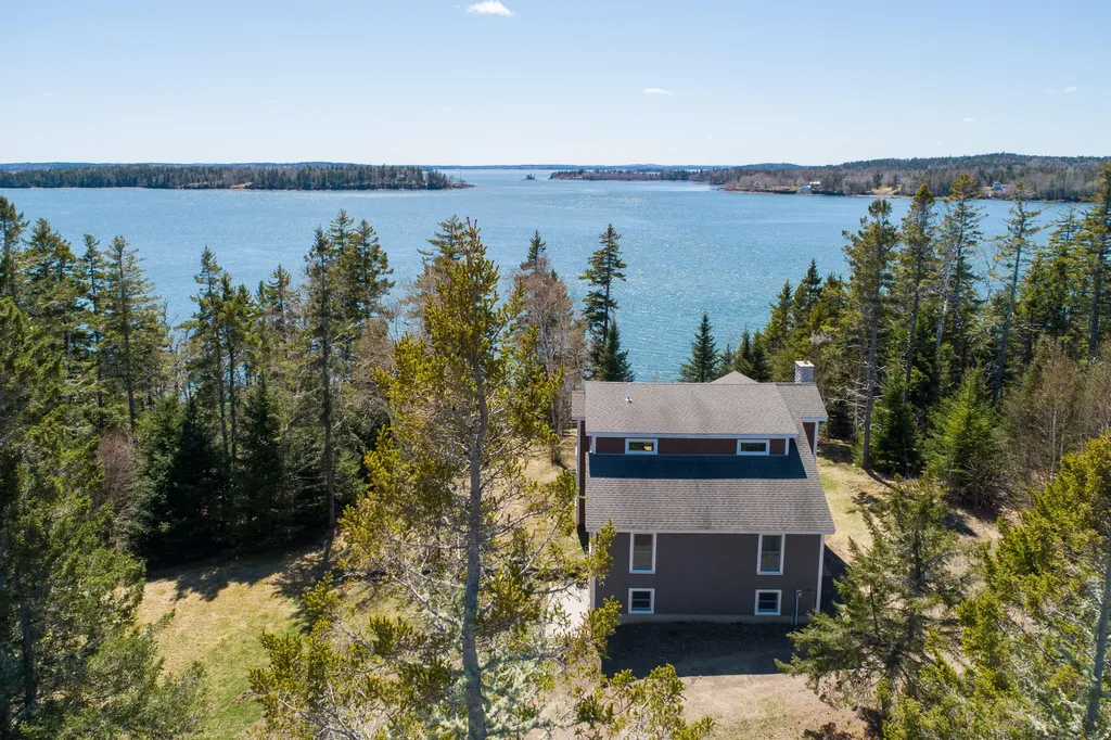7 Sunset Drive Eastport ME 04631