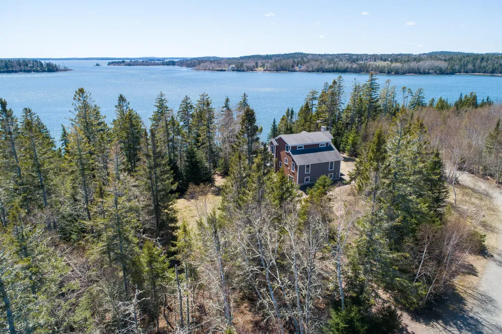 7 Sunset Drive Eastport ME 04631