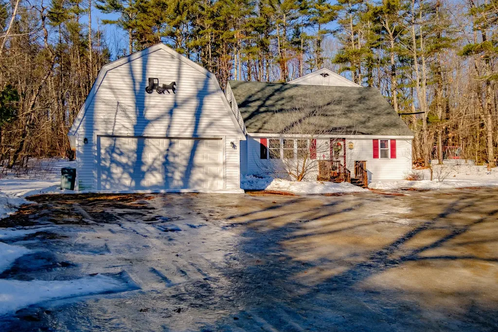 17 Sequoia Drive Freeport ME 04032
