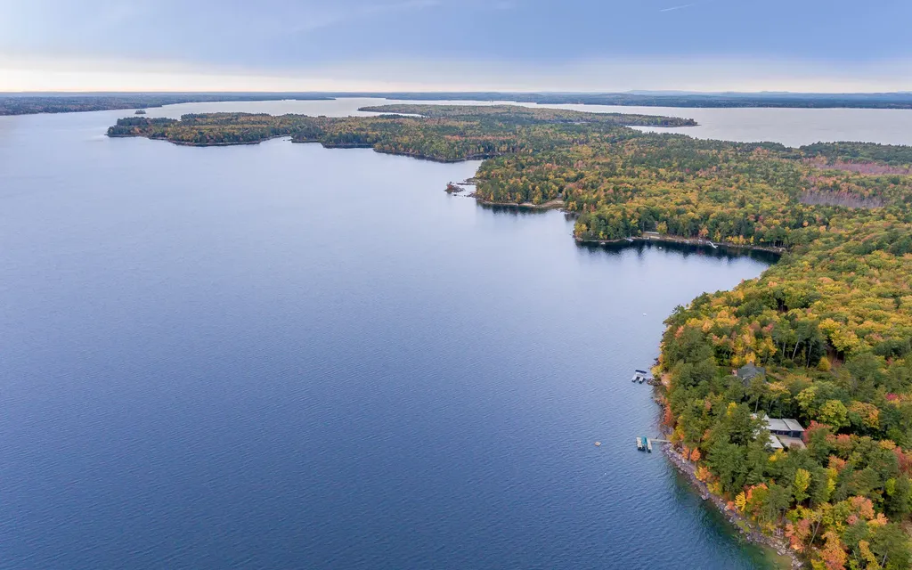 52 Mystic Cove Road Raymond ME 04071