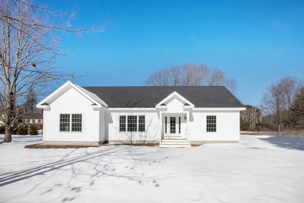 4 Oakwood Lane Kennebunk ME 04043