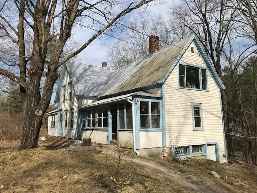 21 Dearborn Road Hiram ME 04041