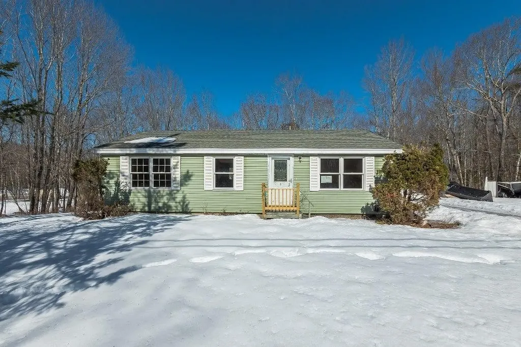 6 Williams Pond Road Bucksport ME 04416